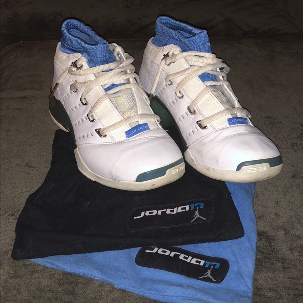 AIR JORDAN XVII Low OG white/university blue